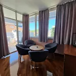 Blue Stella Luxury * Split