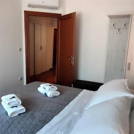 Blue Stella Luxury Apartment