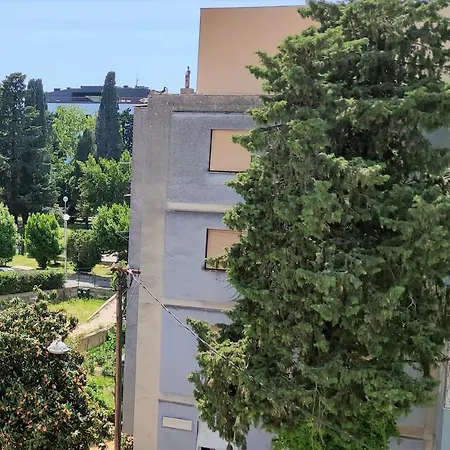 Blue Stella Luxury Apartment